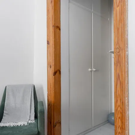 Charming Flat In Design District Apartment *